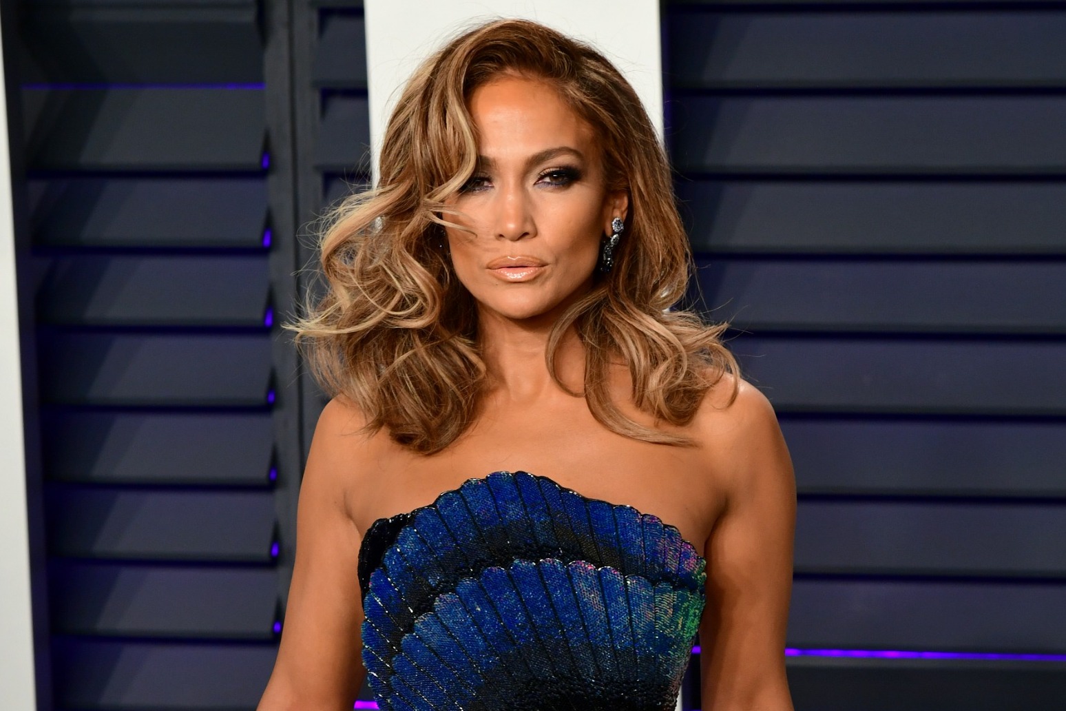 Jennifer Lopez says ‘music really does have power to heal’ in AMAs appearance 