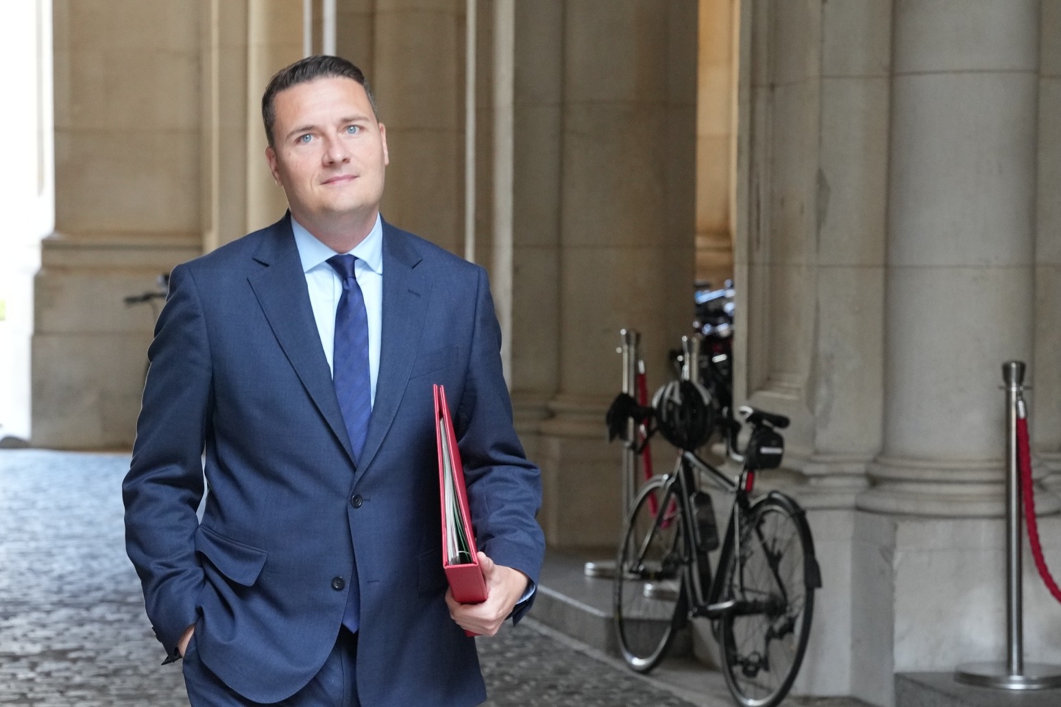 ‘Crack teams’ of clinicians drafted in to get sick Britons into work – Streeting 