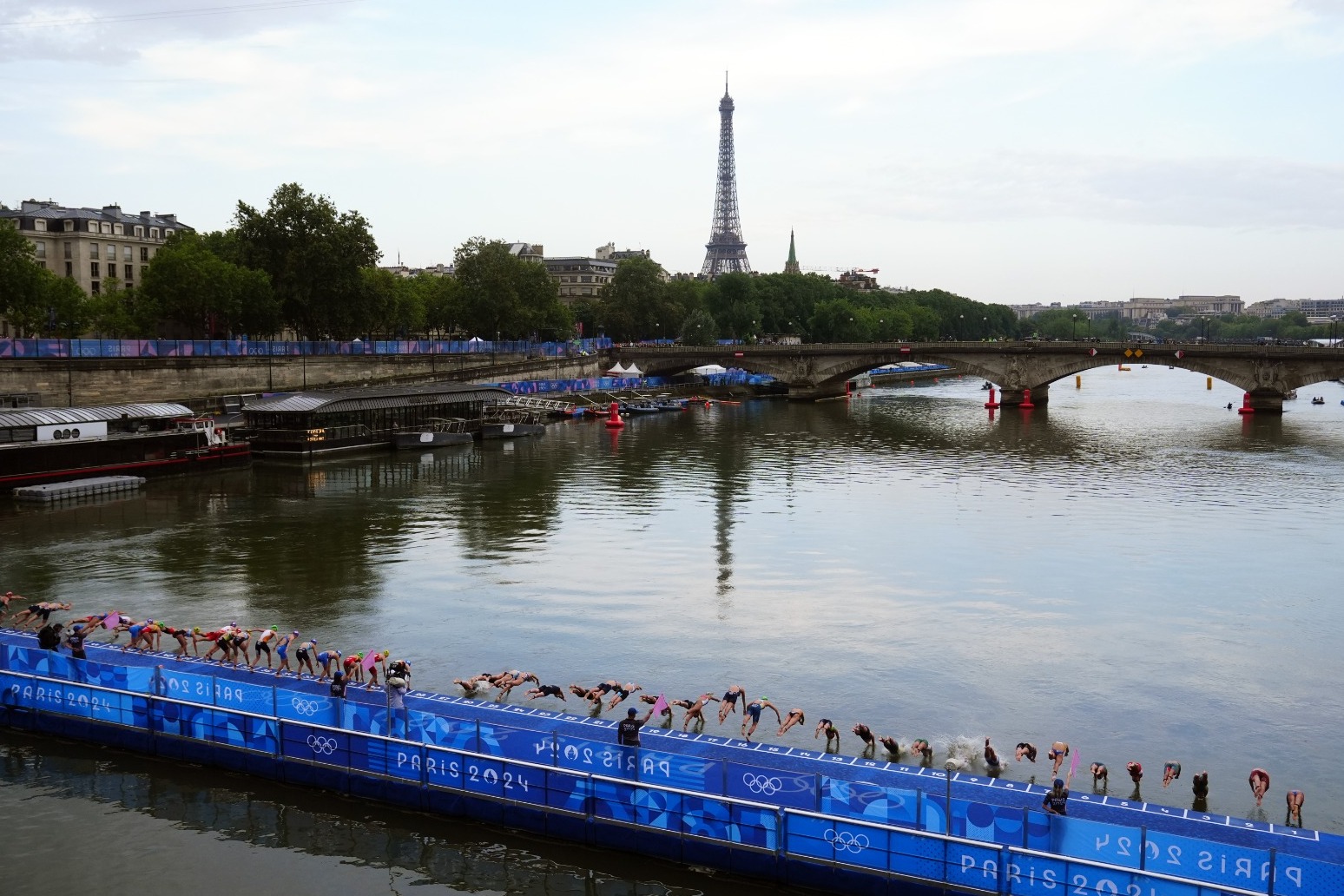 Olympic triathlon greenlit after days of Seine water quality concerns 