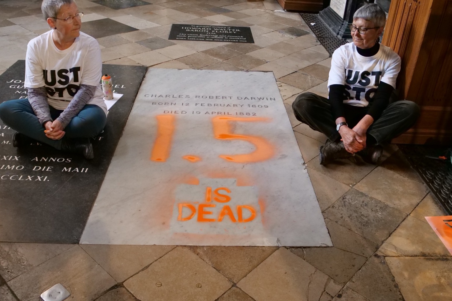 Just Stop Oil supporters spray-paint ‘1.5 is dead’ on Charles Darwin’s grave